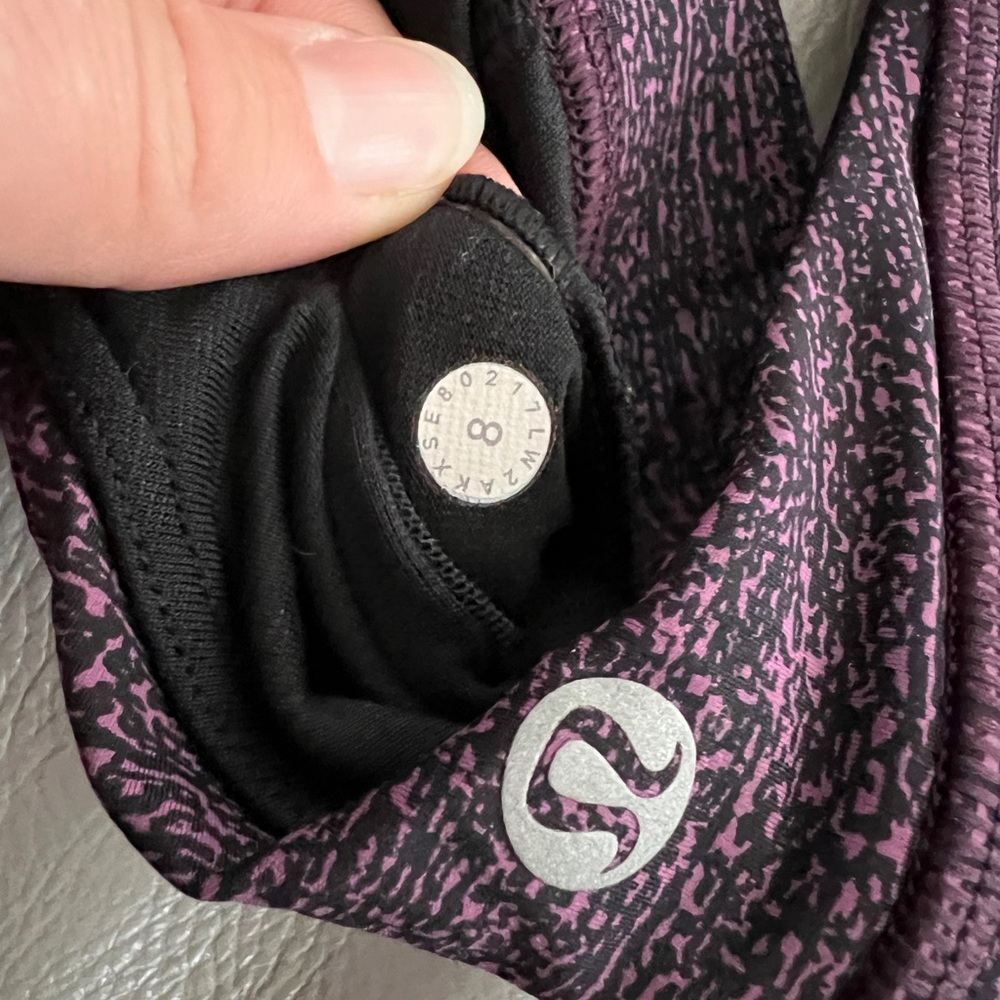 Lululemon sport bra 8 - Picture 3 of 3